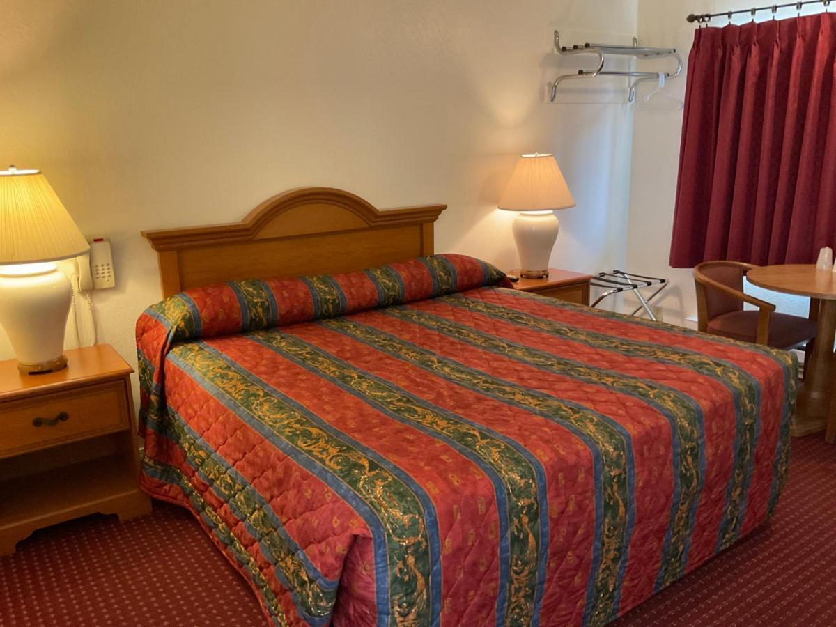 Front Street Inn Crescent City Bagian luar foto