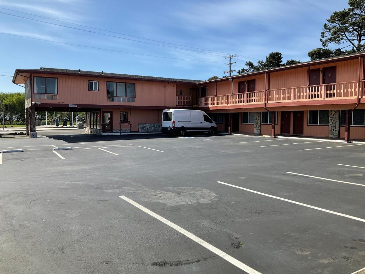 Front Street Inn Crescent City Bagian luar foto