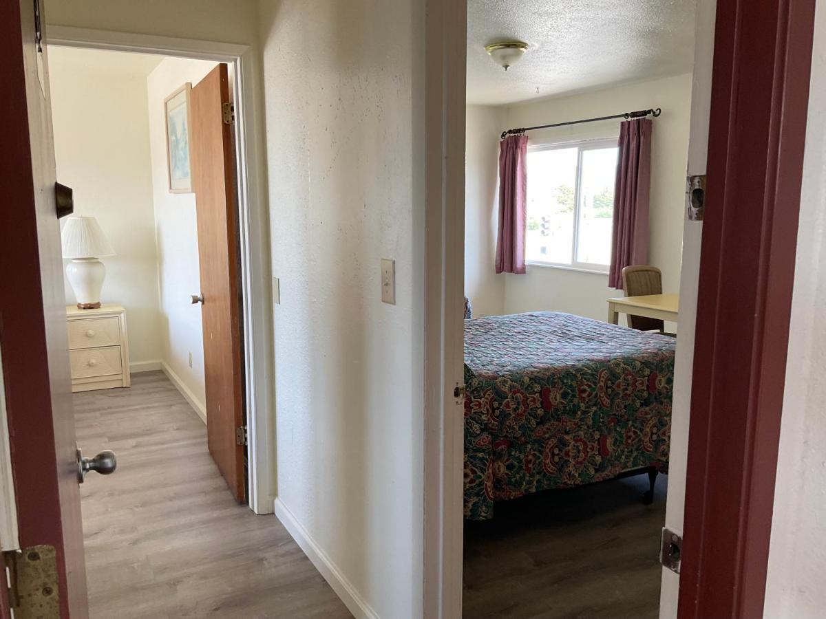 Front Street Inn Crescent City Bagian luar foto