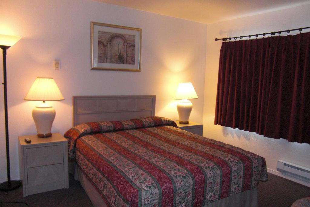 Front Street Inn Crescent City Ruang foto