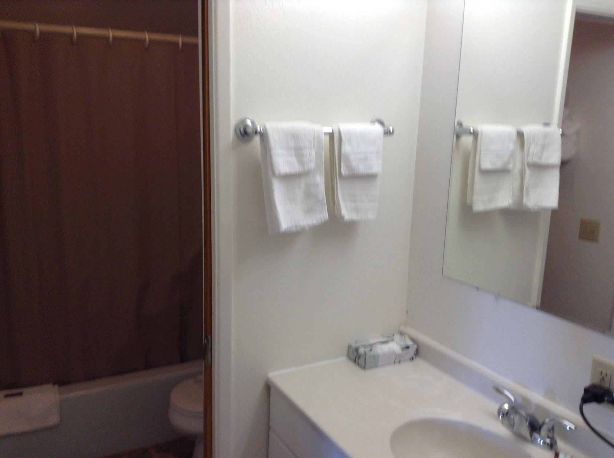 Front Street Inn Crescent City Bagian luar foto