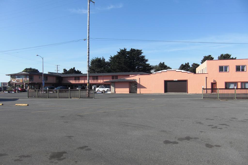 Front Street Inn Crescent City Bagian luar foto